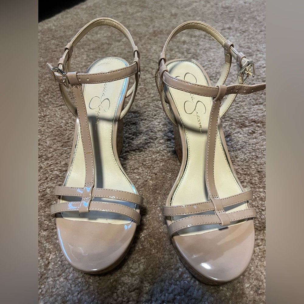 Jessica Simpson nude patent wedge size 10